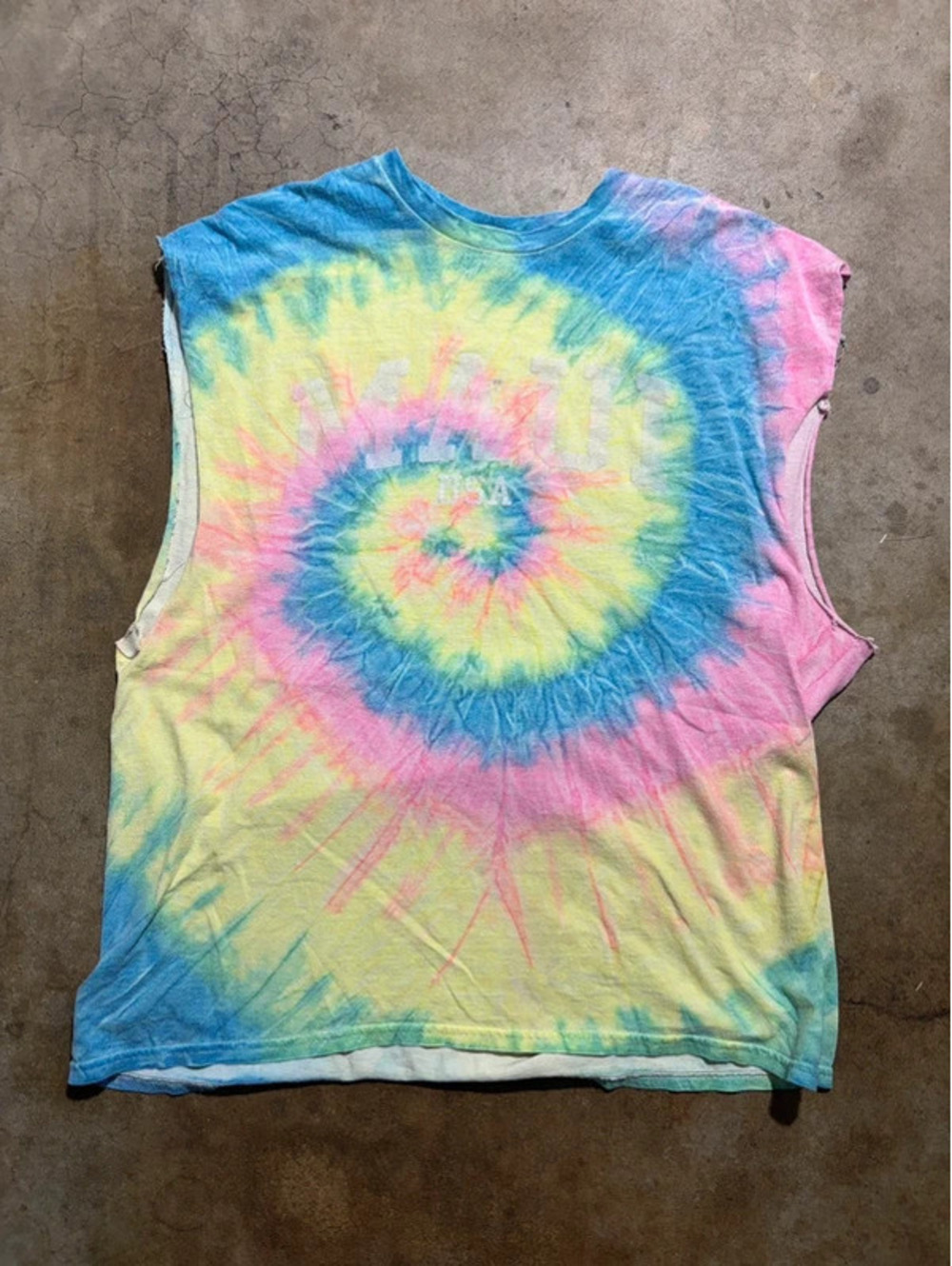 Tie dye Maui cut off tank top shirt size XL